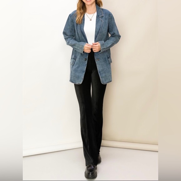 Medium Wash Button Front Blue Denim Jeans Jacket - Picture 2 of 4